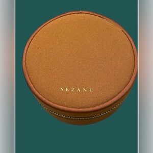 Sezane travel jewelry and  Accessory Case